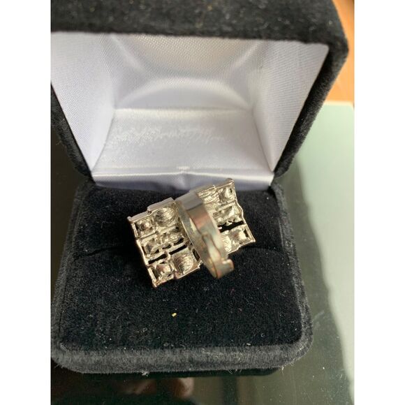 Silver Plated & Blue Topaz Colored Stones Rectangle-Shaped Bling Ring 5 1/4 adju - Picture 6 of 9